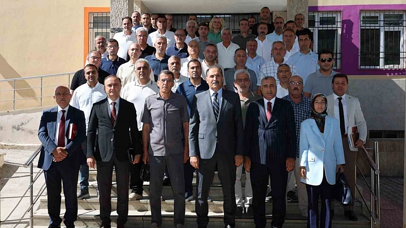 Milli Eğitim Müdürü Gün, Ortaokul Müdürleriyle Toplantıda Buluştu
