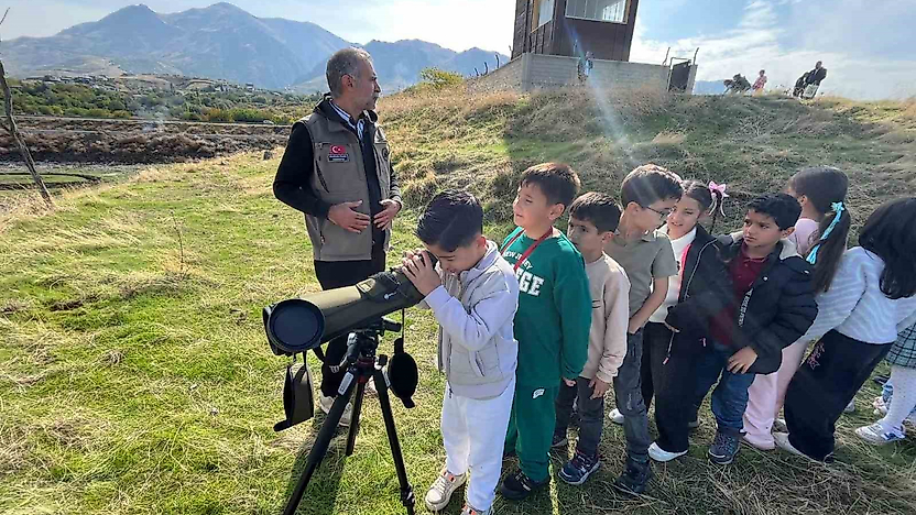 Minik Öğrenciler Doğayla Buluştu: Kuş Gözlemi Yaptılar