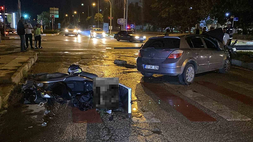 Elazığ'da Feci Kaza: Otomobil Direğe Çarptı, 5 Yaralı