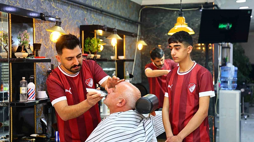 Play-Off Öncesi Anlamlı Destek: Esnaftan Bordo-Beyaz Jest