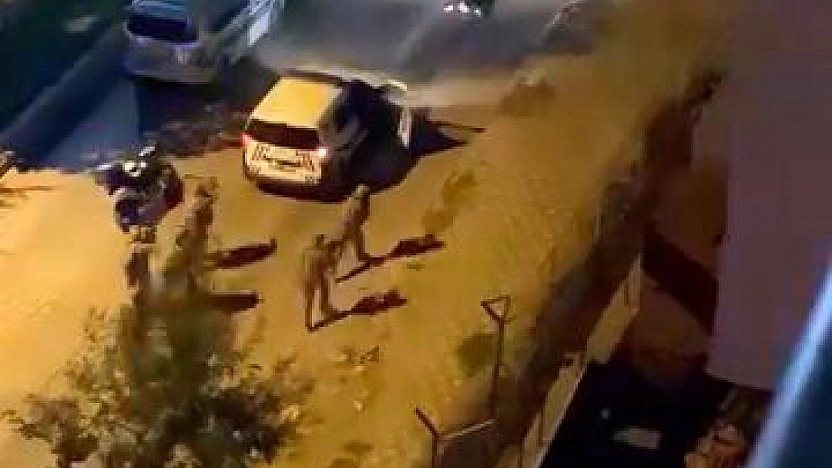 Özel Harekat Ekiplerini Karşısında Gören Şüpheli Silahını Bıraktı