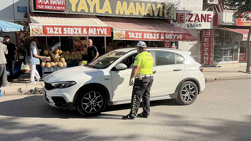 Polislerin Önünde Ters Yöne Giren Sürücüye 10 Bin Lira Ceza