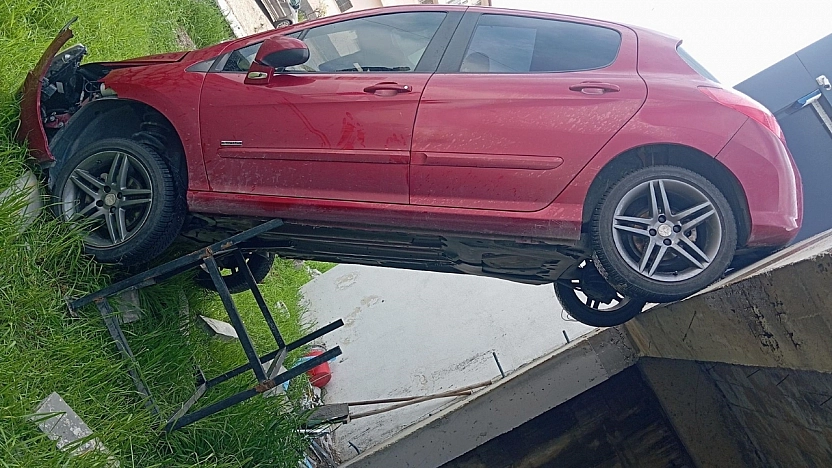 Şarampole Yuvarlanan Araç Dik Durdu: 1 Yaralı