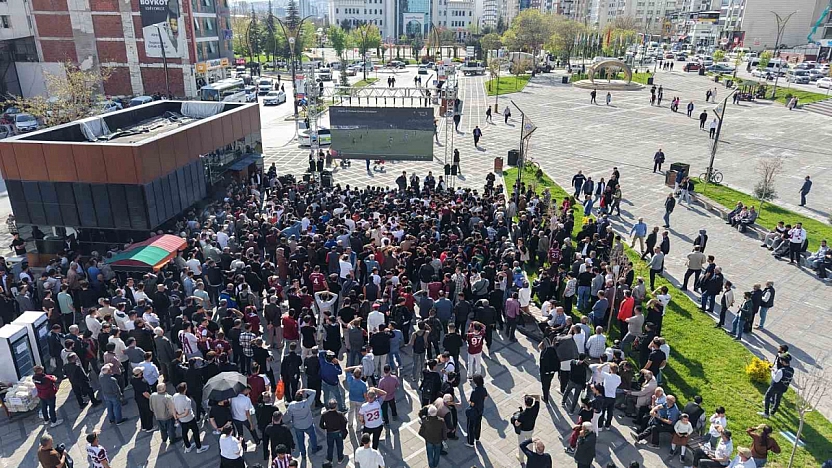 Elazığspor Taraftarı Dev Ekran Önünde Buluştu