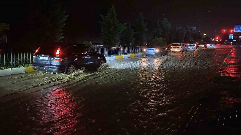 Elazığ'da Sağanak Sonrası Yazıkonak Sular Altında Kaldı