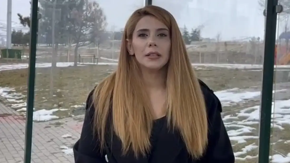 Durakta Genç Kızları Gizlice Görüntüleyen Şahısa Kadın Muhtardan Sert Tepki