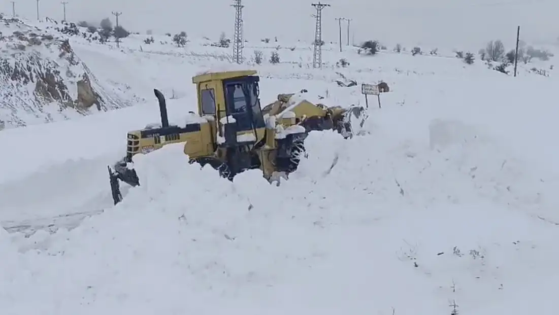 Elazığ'da 130 Köy Yolu Ulaşıma Açıldı, 207 Köyde Çalışmalar Devam Ediyor