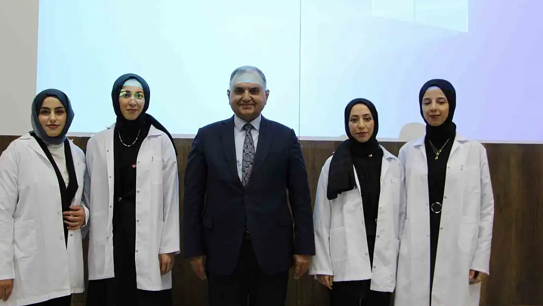 FÜ Eğitim Fakültesi’nde Önlük Giyme Töreni Gerçekleştirildi