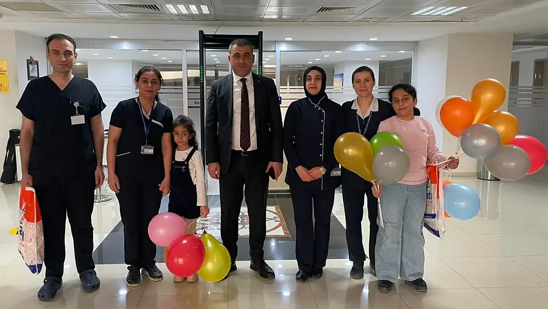 Hastanede Tedavi Gören Çocuklar Karne Heyecanı Yaşadı