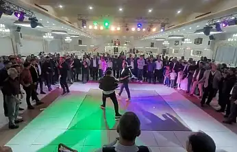 Urganlarla birbirlerinin sırtına vurdular