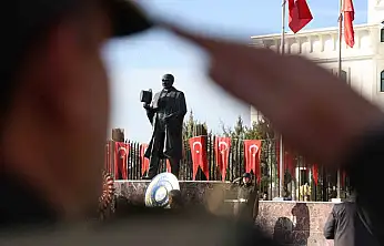 Elazığ'da 10 Kasım tarihinde Atatürk, saygı ve minnetle anıldı.