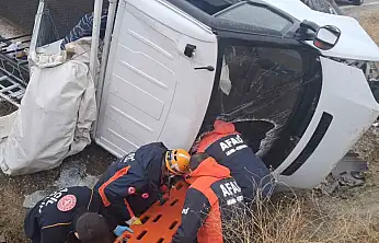 Elazığ'da pikap şarampole uçtu: 2 yaralı