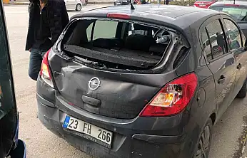 Elazığ'da meydana gelen trafik kazasında 2 kişi yaralandı.