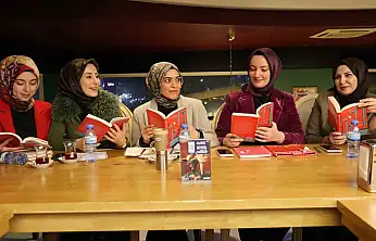 Elazığlı kadınlar, altın günü yerine kitap günü  düzenliyor.