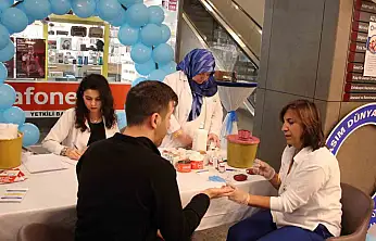 Fethi Sekin Şehir Hastanesi, diyabetle ilgili bilgilendirme çalışmalarına odaklanıyor.