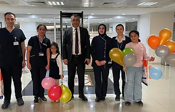 Hastanede Tedavi Gören Çocuklar Karne Heyecanı Yaşadı