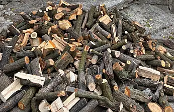 İyilik Çeşmesi Akmaya Devam Ediyor: 40 Aileye Odun ve Kömür Desteği