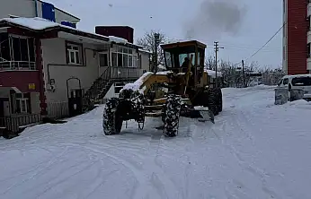 Karakoçan'da Karla Mücadelede Ekipler Sahada