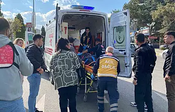 Minibüsün çarptığı yaşlı kadın yaralandı