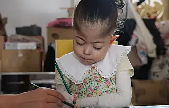 Zorlukları aşan Fatma'nın okuma sevgisi evde büyüyor