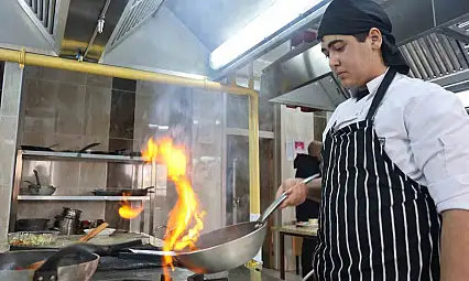 Fabrika gibi çalışan lise: Yılda 19 milyon lira ciro!