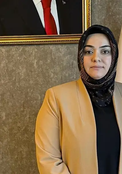 AK Parti Elazığ Kadın Kollarında Değişim Rüzgarı: Burcu Tüver'in İstifası İstendi