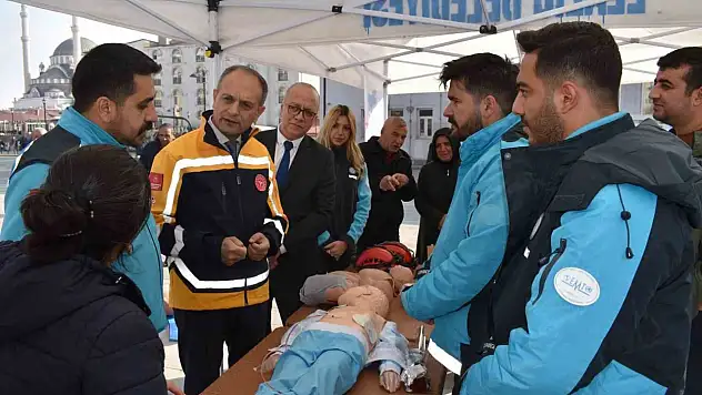 Elazığ'da Acil Sağlık Hizmetleri Haftası kapsamında gerçekleştirilen etkinlikler düzenlendi.
