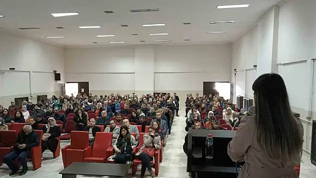 Elazığ'da öğretmenlere diyabet farkındalığı eğitimi  verildi.