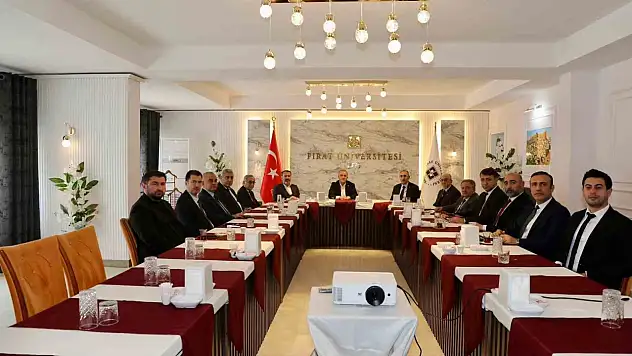 Fırat Üniversitesi, paydaşlarıyla bir araya gelerek iş birliği ve ortak çalışmalar için bir görüşme gerçekleştirdi.