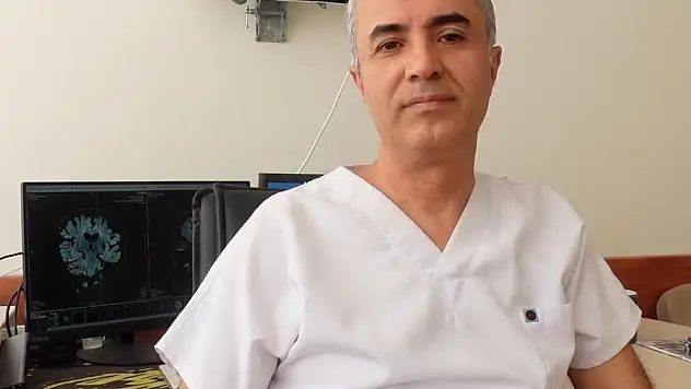 Prof. Dr. Demir, demansın birçok türünün kesin bir şekilde tedavi edilemediğini belirtti.