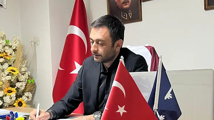 Anahtar Parti Elazığ Merkez İlçe Başkanı Kürşat Coşkun'un 24 Kasım Öğretmenler Günü Mesajı