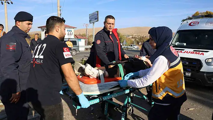 Elazığ'da meydana gelen korkunç kazada 2'si ağır olmak üzere toplam 6 kişi yaralandı.