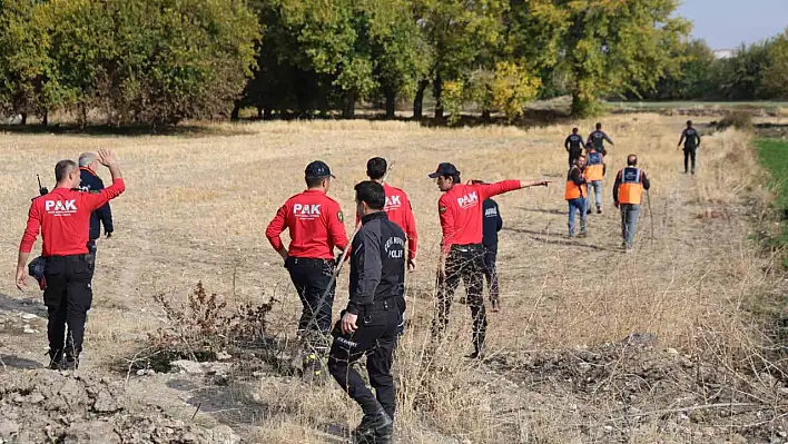 Elazığ'da kaybolan çocuğu bulmak için ekipler harekete geçti, arama çalışmaları devam ediyor