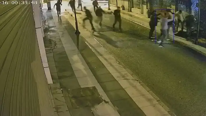 Elazığ'da bir kişi, sokak ortasında darp edildi.