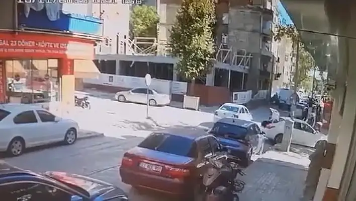 Elazığ'da gerçekleşen kaza kameralara yansıdı.