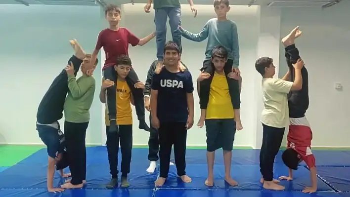 Geçen yıl Elazığ'ı temsil ettiler şimdi yeni şampiyonaya hazırlanıyorlar