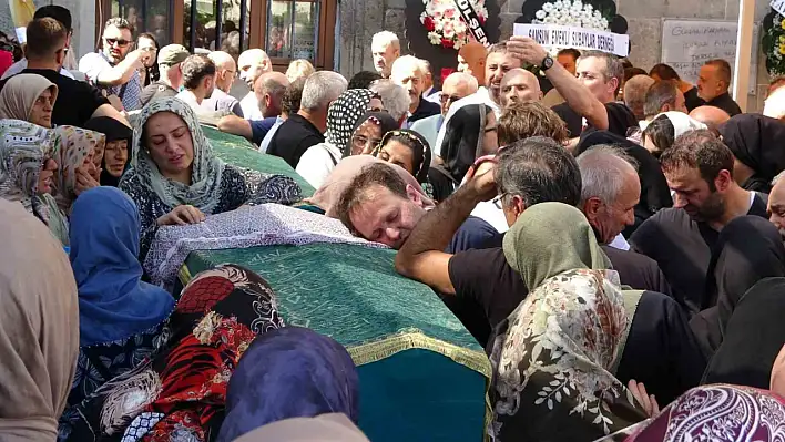 Eşini ve çocuğunu kaza süsü vererek öldüren doktor, cezaevinde intihar etti.