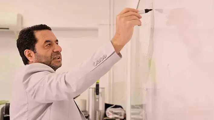 Prof. Dr. Fahrettin Yakupanoğlu: Bilim makaleden çıkıp ürüne dönüşmeli
