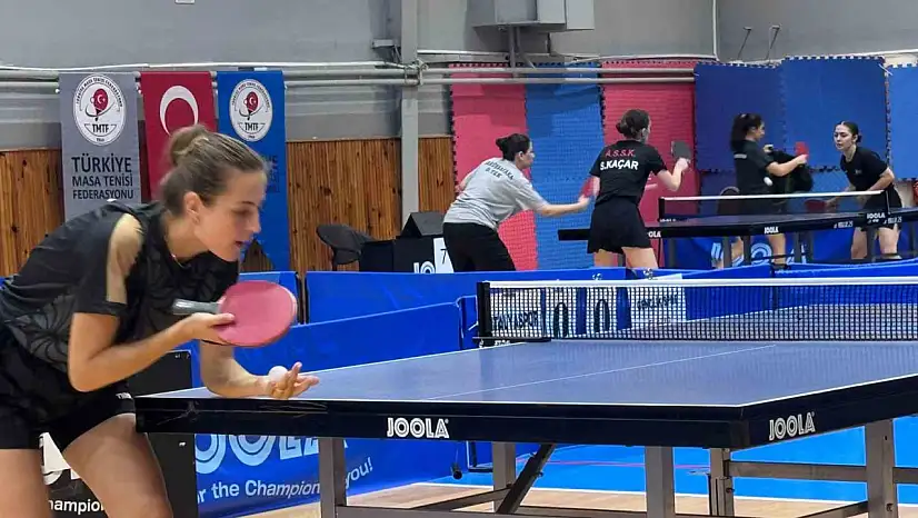 Elazığ'da masa tenisi kadın takımı önemli bir başarıya imza attı