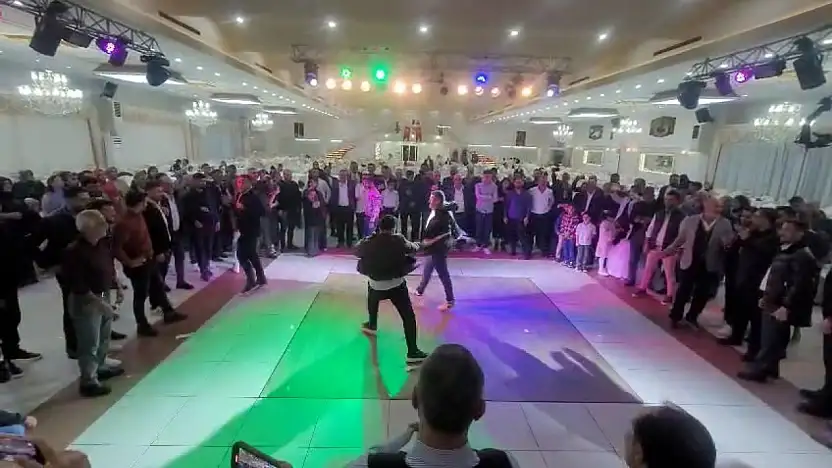 Urganlarla birbirlerinin sırtına vurdular