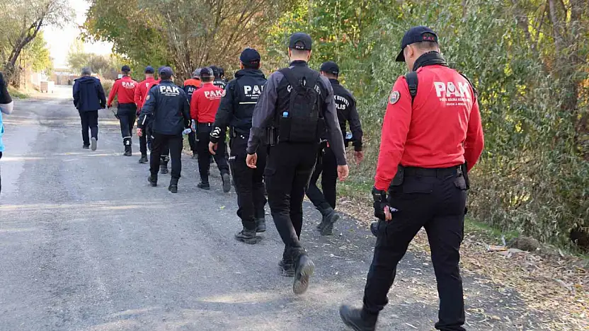Elazığ'da kaybolan otizmli çocuğun bulunması için arama çalışmaları bir haftadır devam ediyor