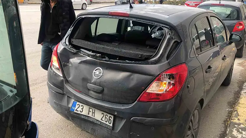 Elazığ'da meydana gelen trafik kazasında 2 kişi yaralandı.