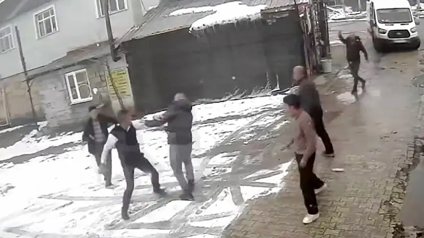 Elazığ'daki Kavgada Şaşırtan Detay: Tuvaletini Duvara Yapan Yolcu