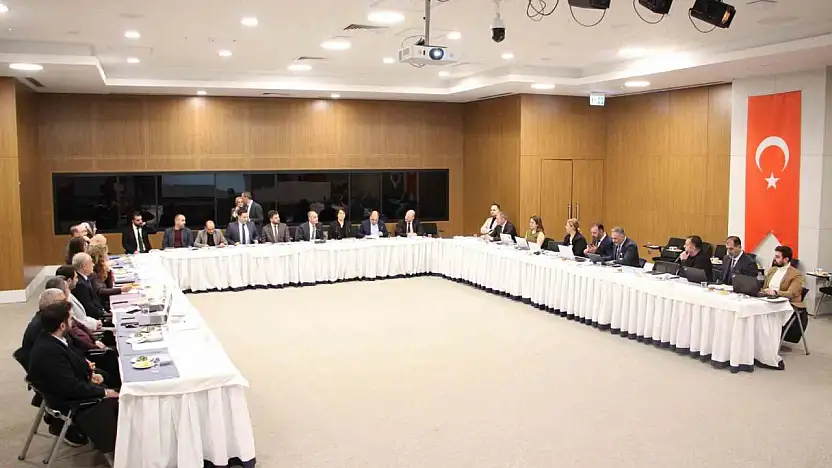 Fethi Sekin Şehir Hastanesi'ndeki Hizmetler Gözden Geçirildi