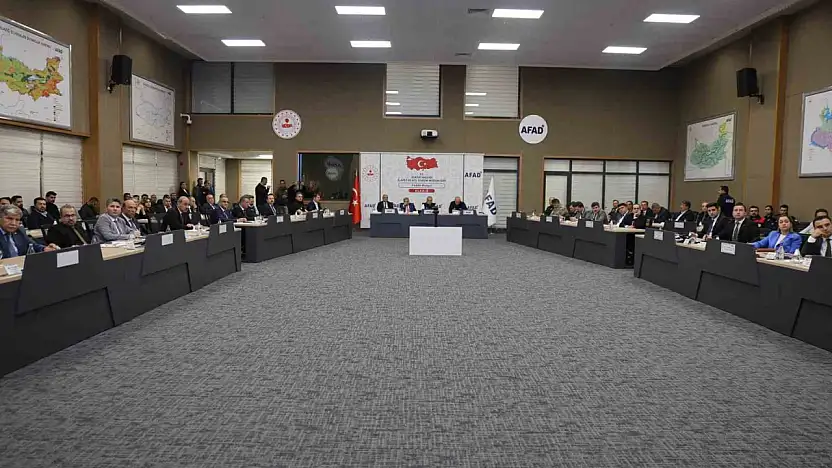 Kuzey Anadolu ve Doğu Anadolu Fay zonu arasında yer alan Elazığ'da İl Afet Risk Azaltma Planı ele alındı