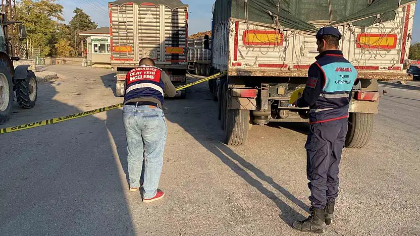Şeker pancarı alım merkezi önünde çıkan silahlı ve bıçaklı kavgada 3 kişi yaralandı